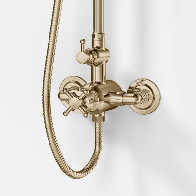 Hassel&Teudt HBT900 - SmartTerm Duschstangenset mit Ø21 cm. Rain DeLuxe mit EasyClean, Messing poliert, Natur
