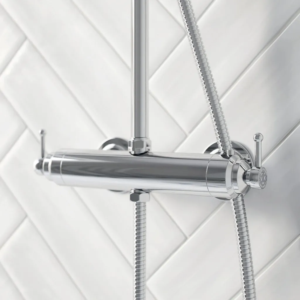 Hassel&Teudt HRL10 S02 - Universal SmartTerm Duschstangenset, komplett inkl. Handbrause, Gleitschiene und Ø31 cm EasyClean Kopfbrause, Chrom