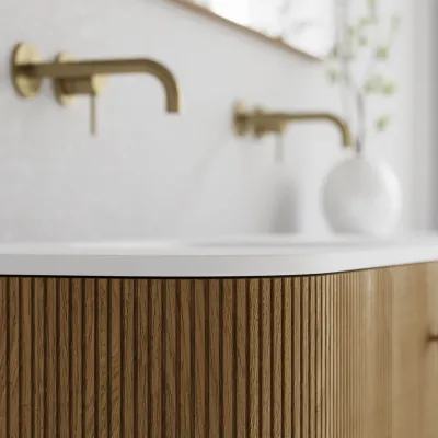 Noorwork 140D - Küchenschränke aus Eiche Natur inklusive mattweißer Corian®-Spültischplatte