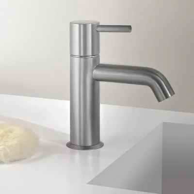 Nostromo E804WF - Stock, gebürsteter Edelstahl
