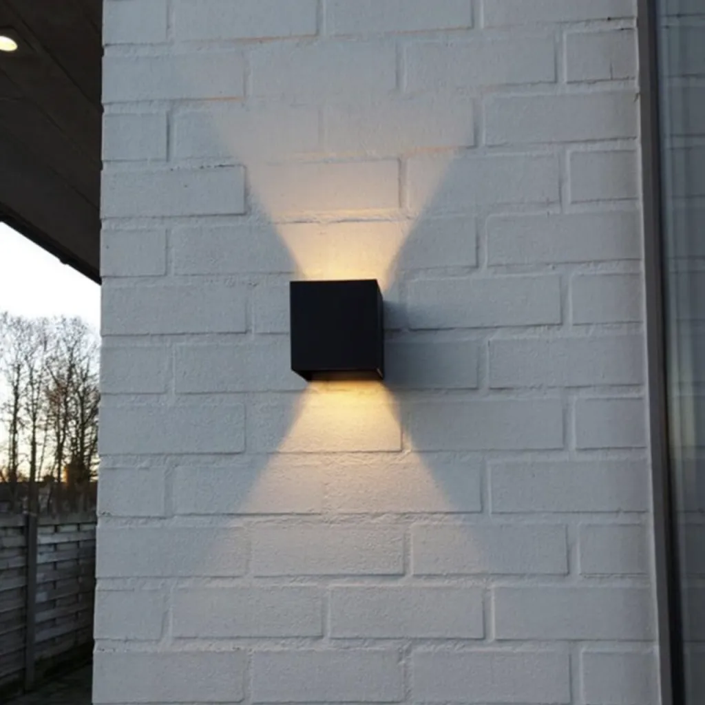 UP&DOWN - LED Wandleuchte, 100x100, IP 54, Schwarz